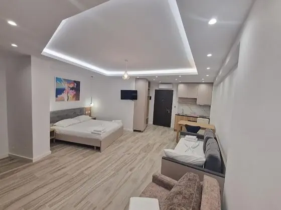 Üç Kişilik Oda, Deniz Manzaralı