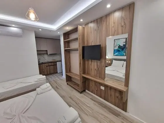 Üç Kişilik Oda, Deniz Manzaralı