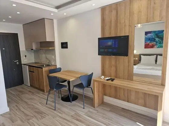 Üç Kişilik Oda, Deniz Manzaralı