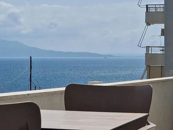 Üç Kişilik Oda, Deniz Manzaralı