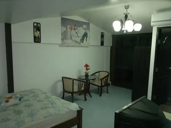 Single Budget - Shared Bathroom
