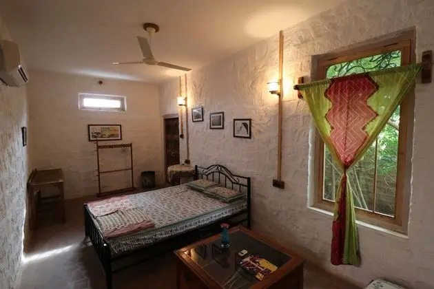 Courtyard View Room