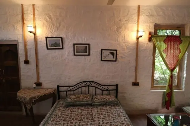 Courtyard View Room