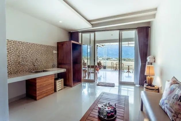 Deluxe Tek Büyük Yataklı Oda, Göl Manzaralı