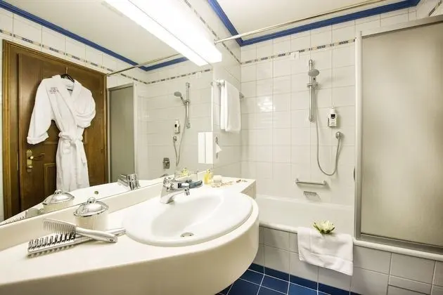 Comfort Tek Büyük Yataklı Oda, Balkon, Dağ Manzaralı