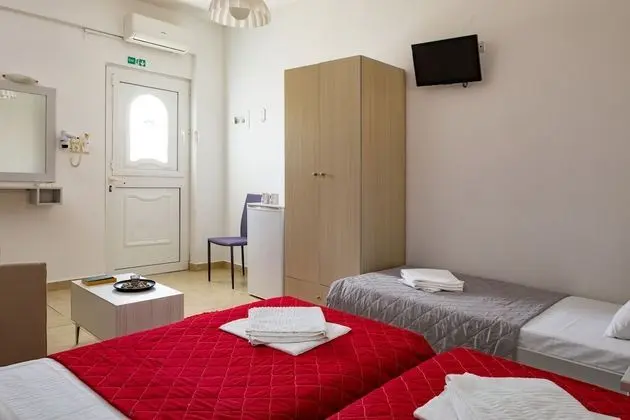 Üç Kişilik Oda, Teras, Avlu Manzaralı
