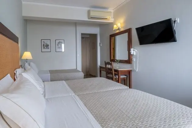 Üç Kişilik Oda, Balkon, Deniz Manzaralı
