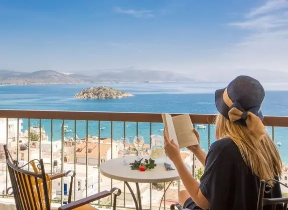 Üç Kişilik Oda, Balkon, Deniz Manzaralı