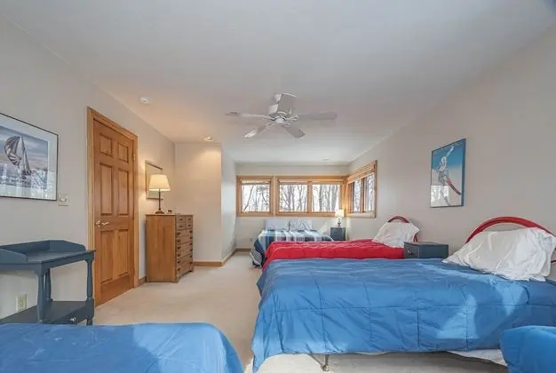 Ev, Birden Çok Yatak, Sıcak Su Havuzu