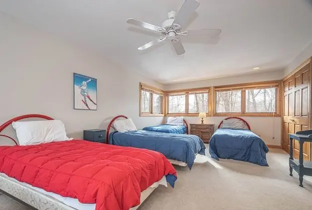 Ev, Birden Çok Yatak, Sıcak Su Havuzu