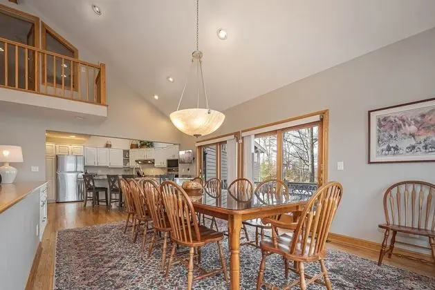 Ev, Birden Çok Yatak, Sıcak Su Havuzu