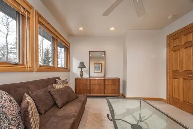 Ev, Birden Çok Yatak, Sıcak Su Havuzu