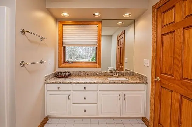 Ev, Birden Çok Yatak, Sıcak Su Havuzu