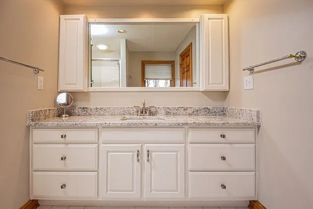 Ev, Birden Çok Yatak, Sıcak Su Havuzu