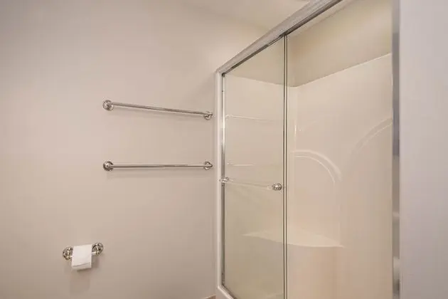 Ev, Birden Çok Yatak, Sıcak Su Havuzu