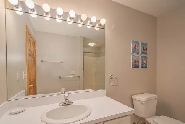 Ev, Birden Çok Yatak, Sıcak Su Havuzu