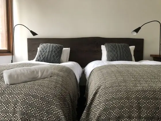 İki Ayrı Yataklı Oda (Shared Bathroom, Room 1)