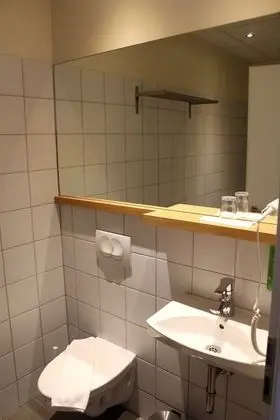 Standard Tek Büyük veya İki Ayrı Yataklı Oda, Özel Banyo