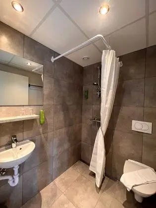 Standard Tek Büyük veya İki Ayrı Yataklı Oda, Özel Banyo