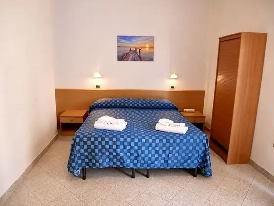 Üç Kişilik Oda, Birden Çok Yatak