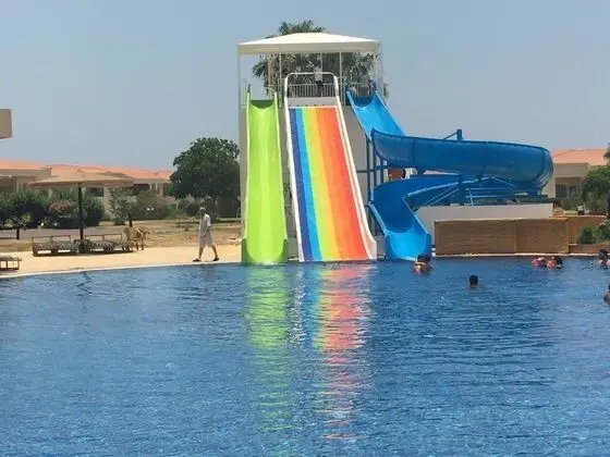 Superior Tek Kişilik Oda, Havuz Manzaralı