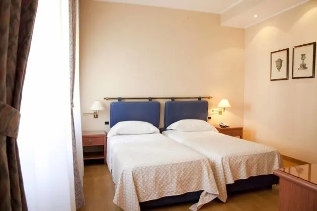 Standard Tek Büyük veya İki Ayrı Yataklı Oda, 1 Büyük (Queen) Boy Yatak