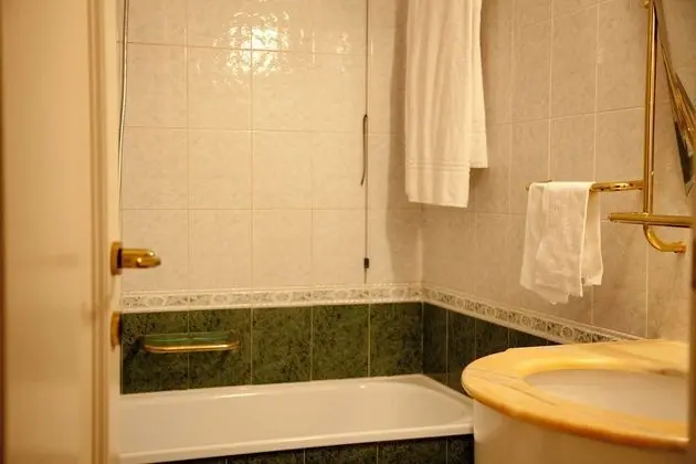 Standard Tek Büyük veya İki Ayrı Yataklı Oda, 1 Büyük (Queen) Boy Yatak