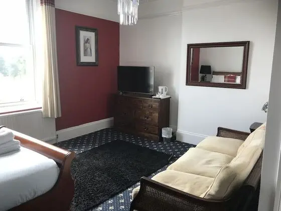 Tek Büyük Yataklı Oda, Ortak Banyo (Room 5)