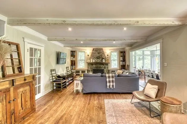 Chalet JolyInc