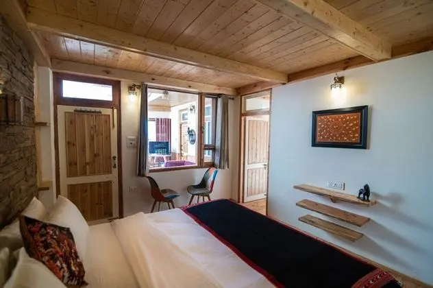 Luxury Oda