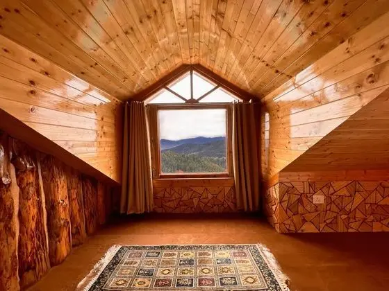Luxury Oda