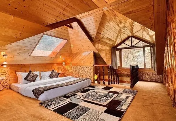 Luxury Oda