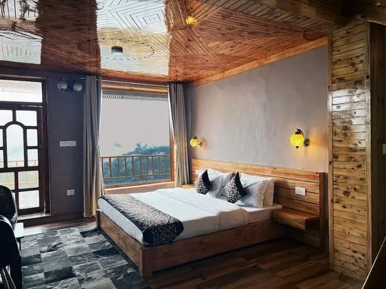 Luxury Oda