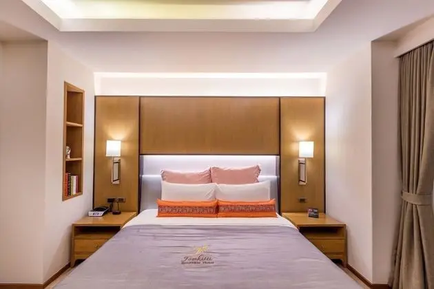 Grand Deluxe King with Balcony