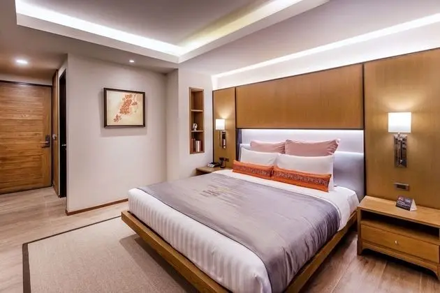 Grand Deluxe King with Balcony