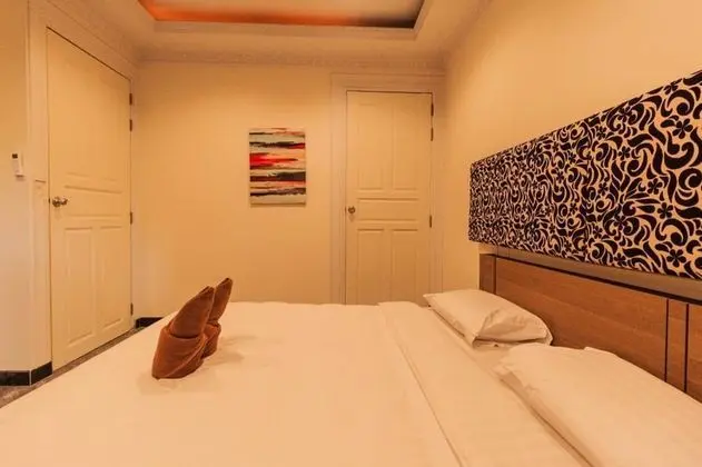 4 Bedrooms Villa