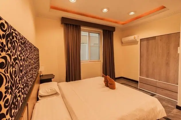 4 Bedrooms Villa