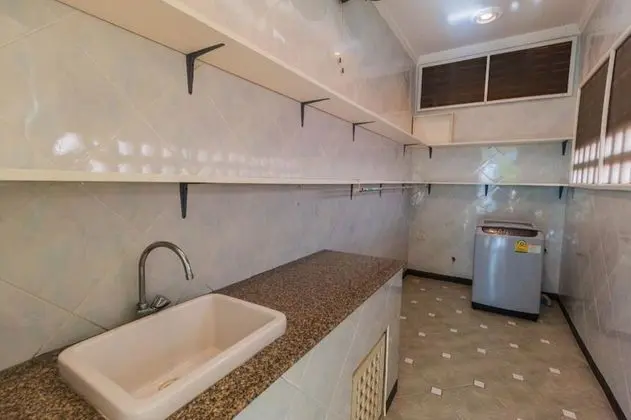 4 Bedrooms Villa