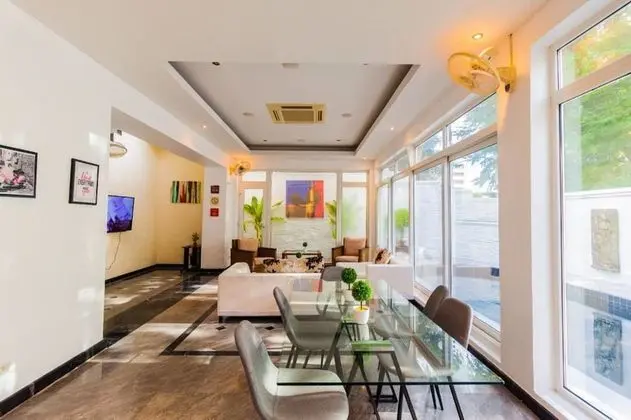 4 Bedrooms Villa