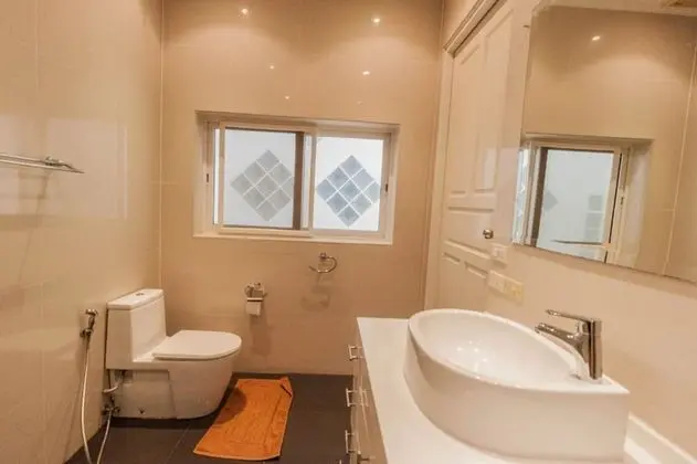 4 Bedrooms Villa