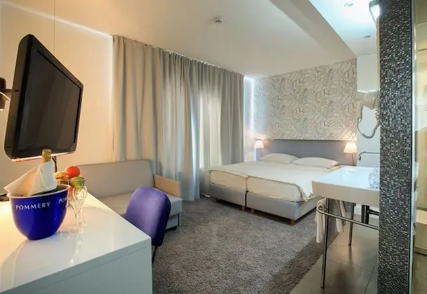 Standard Oda, Kısmi Deniz Manzaralı