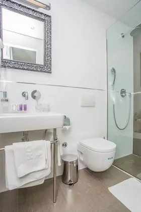 Standard Oda, Kısmi Deniz Manzaralı