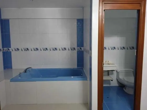 Comfort Tek Büyük Yataklı Oda, 2 Büyük (Queen) Boy Yatak, Sıcak Su Havuzu, Şehir Manzaralı