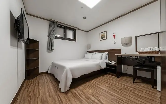 Oda (Double Room - Double Bed (Paid Parkin)