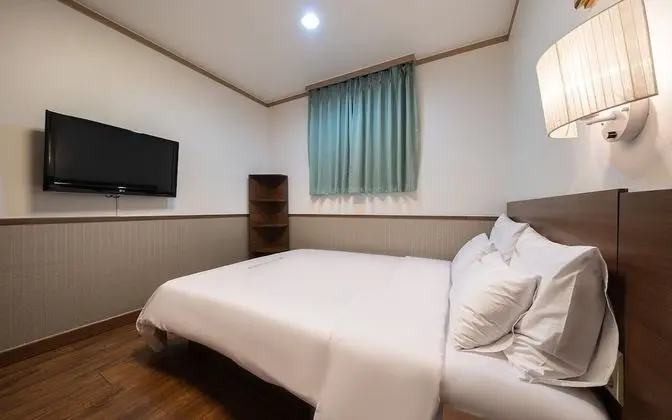 Oda (Double Room - Double Bed (Paid Parkin)
