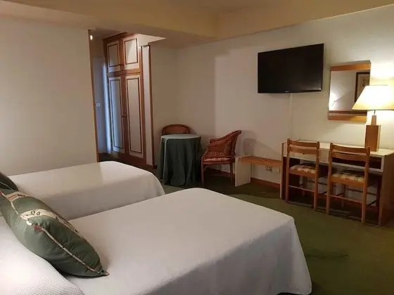 Büyük Yataklı Tek Kişilik Oda