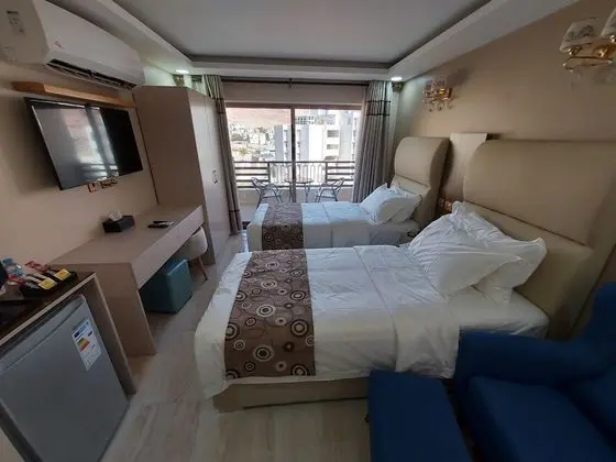 İki Ayrı Yataklı Oda, Dağ Manzaralı