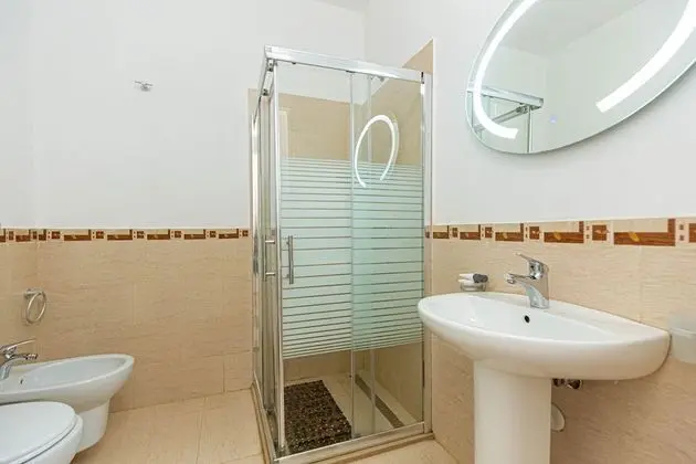 Üç Kişilik Oda, Balkon