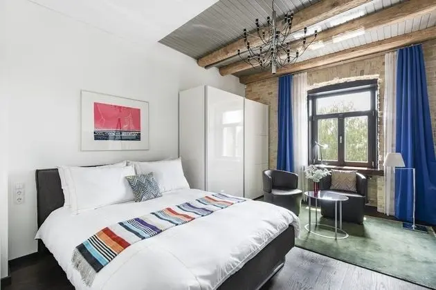 Standard Queen Room