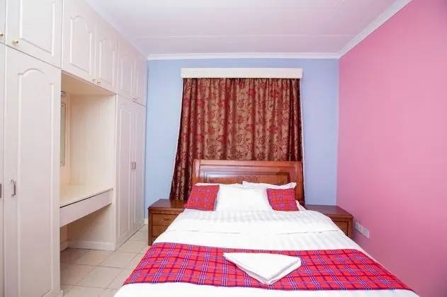 Tek Büyük Yataklı Oda, Ortak Banyo (Joshua House)
